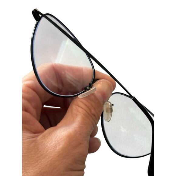 TOPFOXX Women's Black Felina Transition Blue Light Sunglasses - Picture 9 of 9